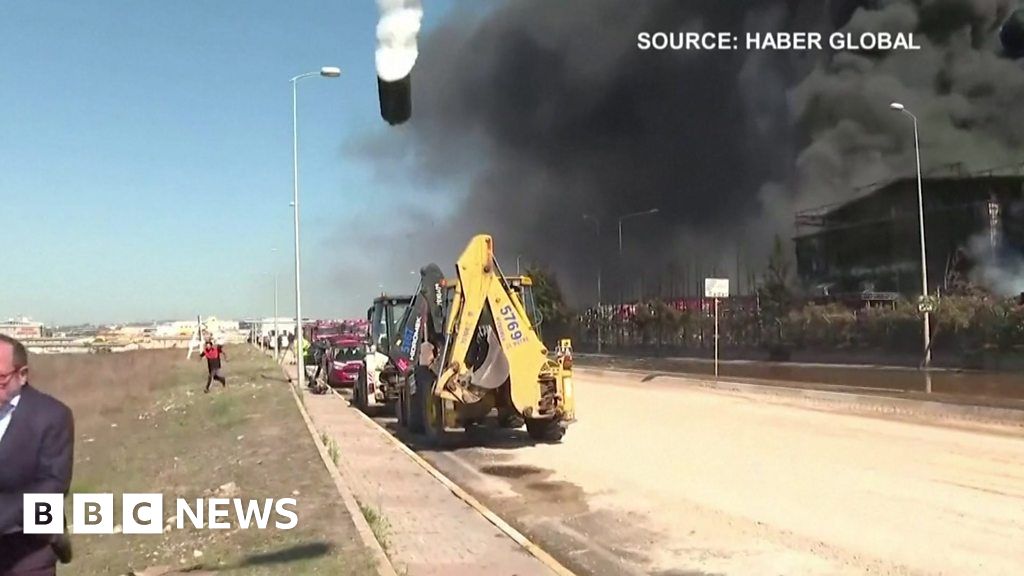 Huge explosion at Turkish chemical factory