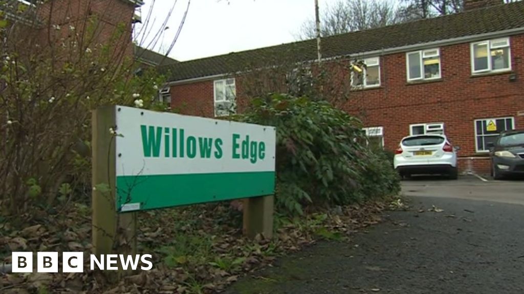 Covid Three die after outbreak at Newbury care home BBC News