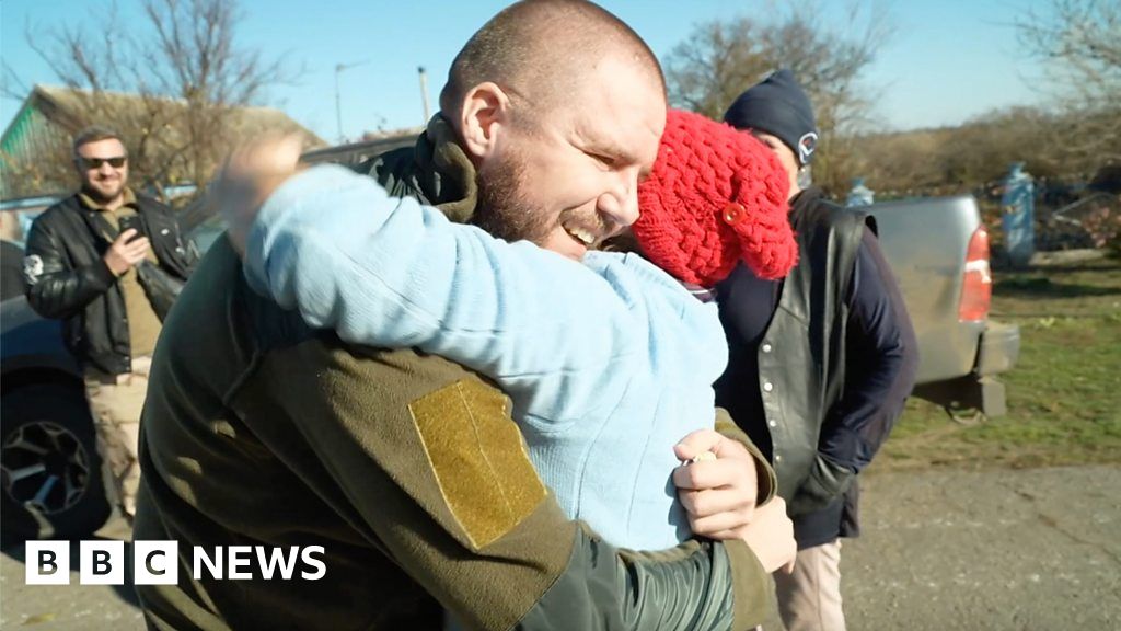 Soldiers reunite with family in liberated Kherson