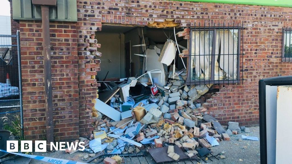 Suffolk ramraid Petrol station hit in Hadleigh BBC News