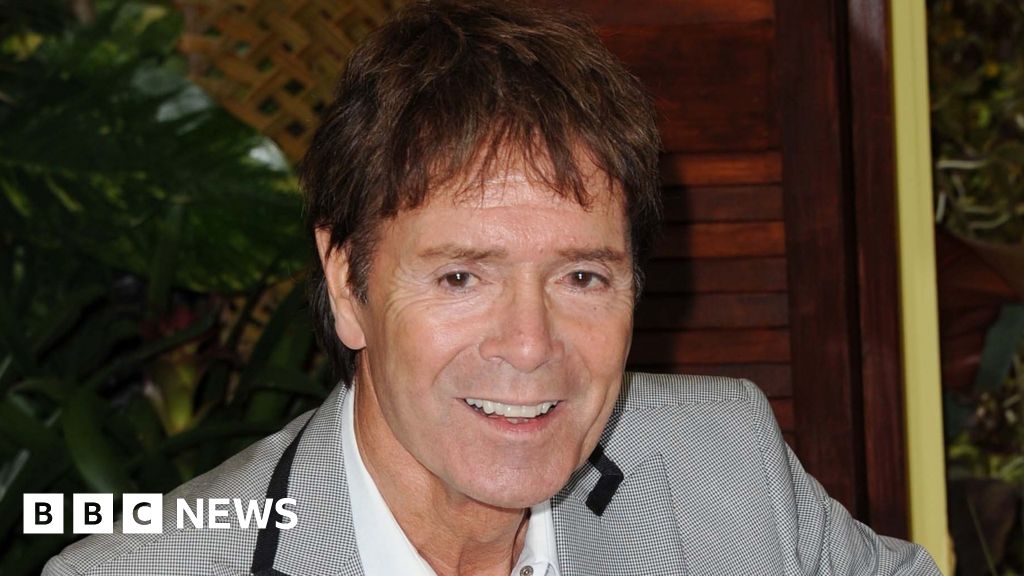 Sir Cliff Richard file sent to Crown Prosecution Service - BBC News