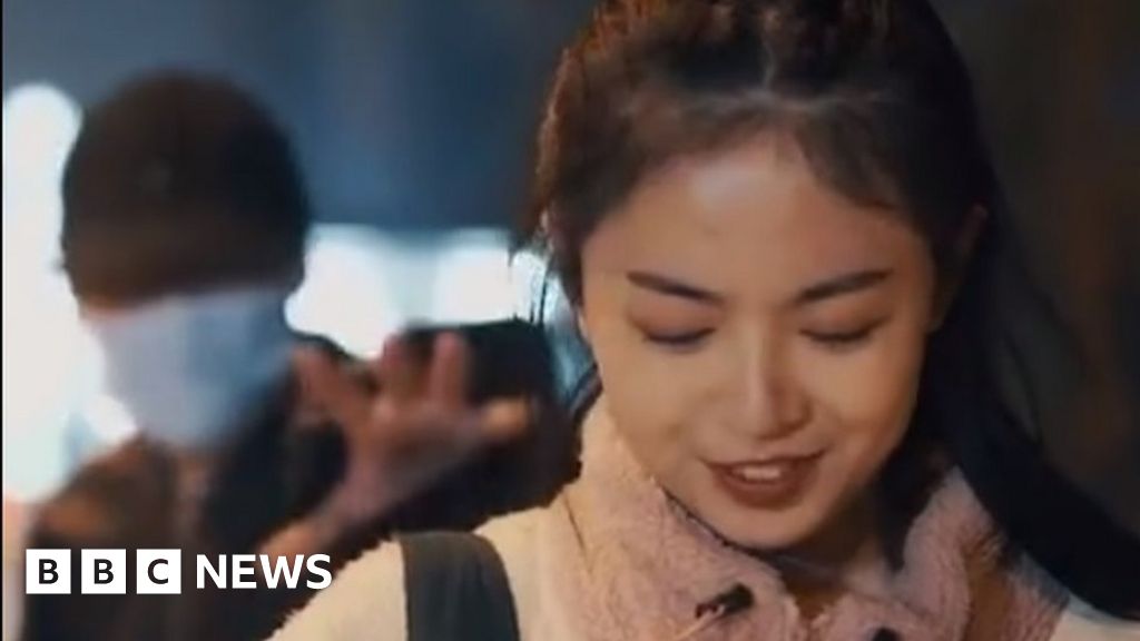 China: Make-up wipes ad pulled over victim-blaming claims - BBC News