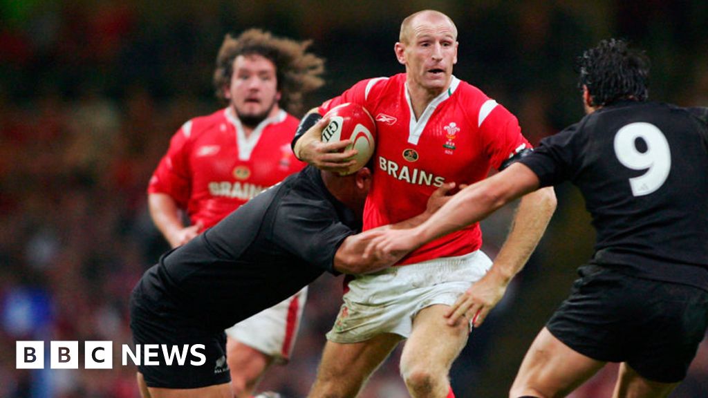 Ex-Wales rugby captain Gareth Thomas reveals he has HIV