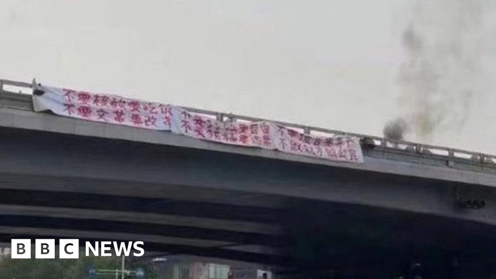 china-protest-mystery-beijing-demonstrator-sparks-online-hunt-and-tributes