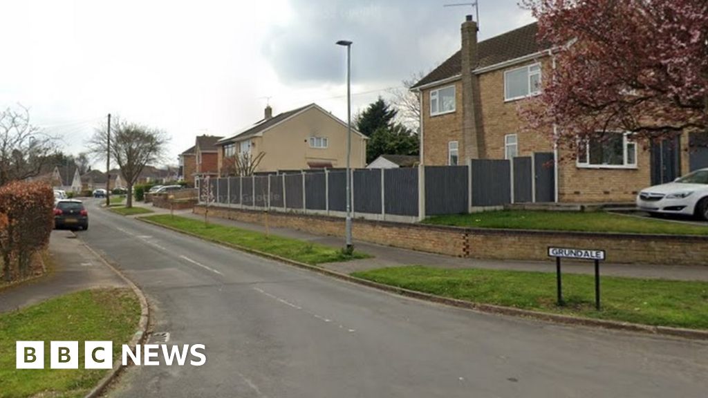 Kirk Ella attempted burglary suspect treated for stab wounds