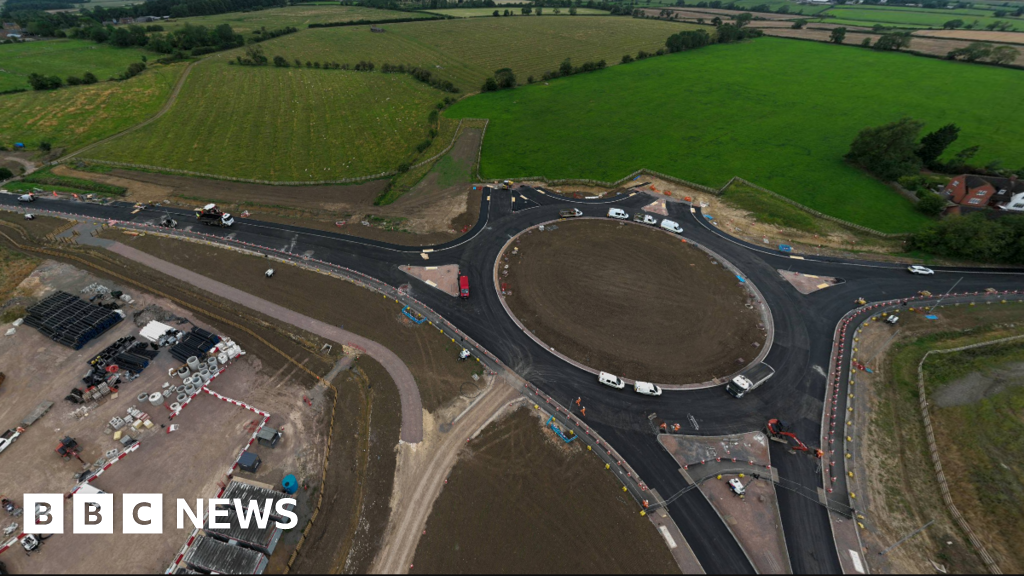 Roundabouts open as part of Melton Mowbray bypass scheme - BBC News