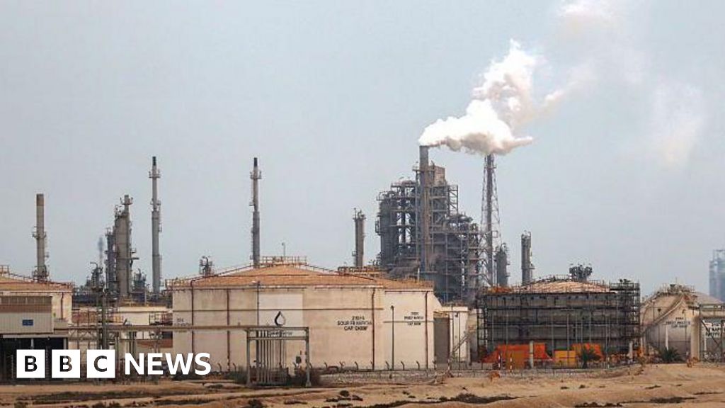 Oil price jumps after Qatar warns all Gulf production could stop within days