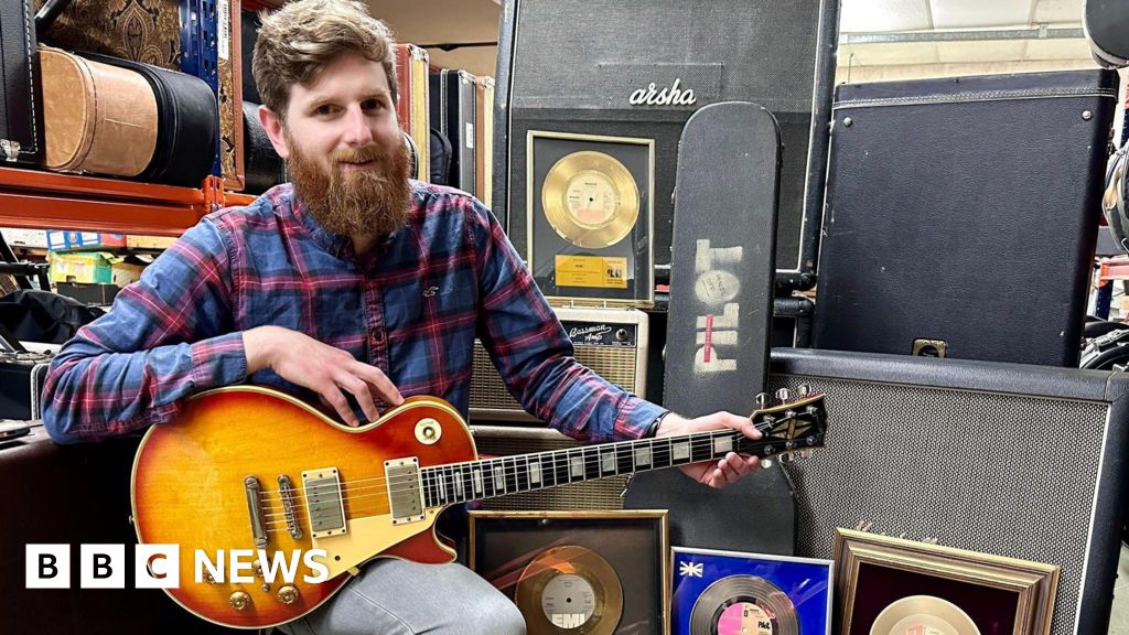 Wuthering Heights guitar sells for £21k at auction