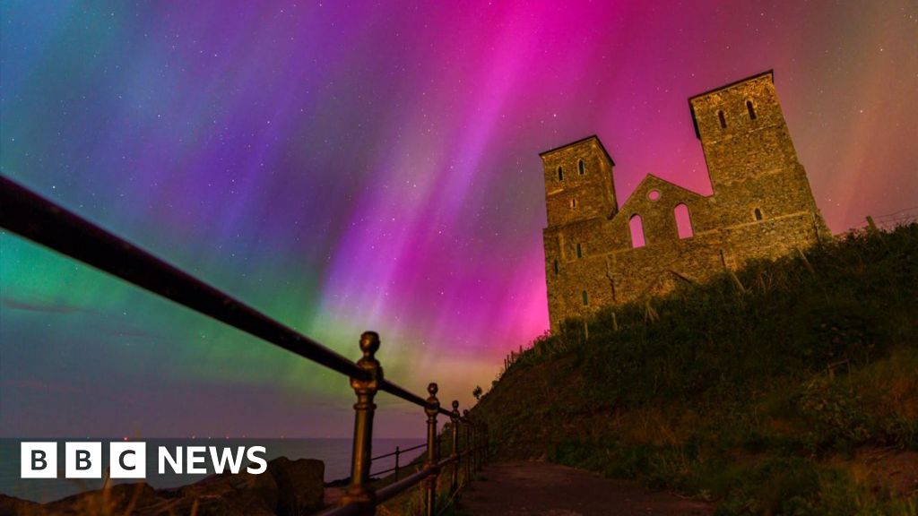 Kent: Northern lights across the county in pictures - BBC News