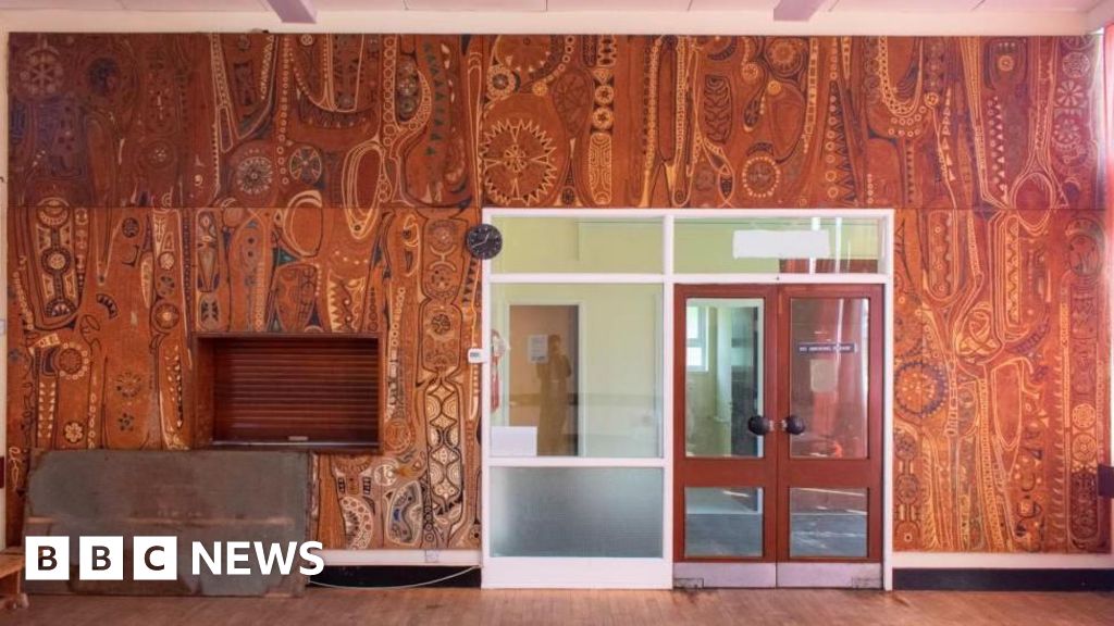 Mural 'rediscovered' in Blackheath to be preserved