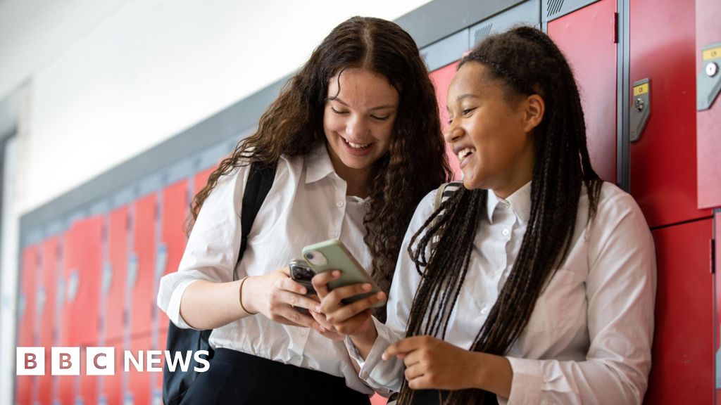 UK Education Minister Unveils Mobile Phone Guidance