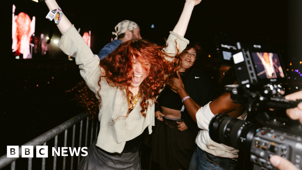 Chappell Roan’s Apple dance, and other Primavera moments
