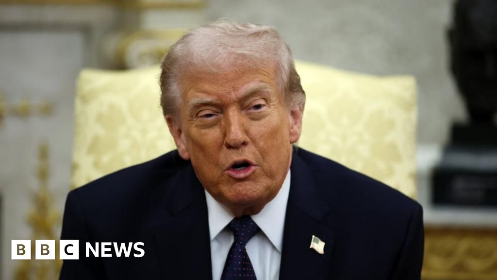 Trump says Starmer is 'no Winston Churchill' over Iran strikes thumbnail