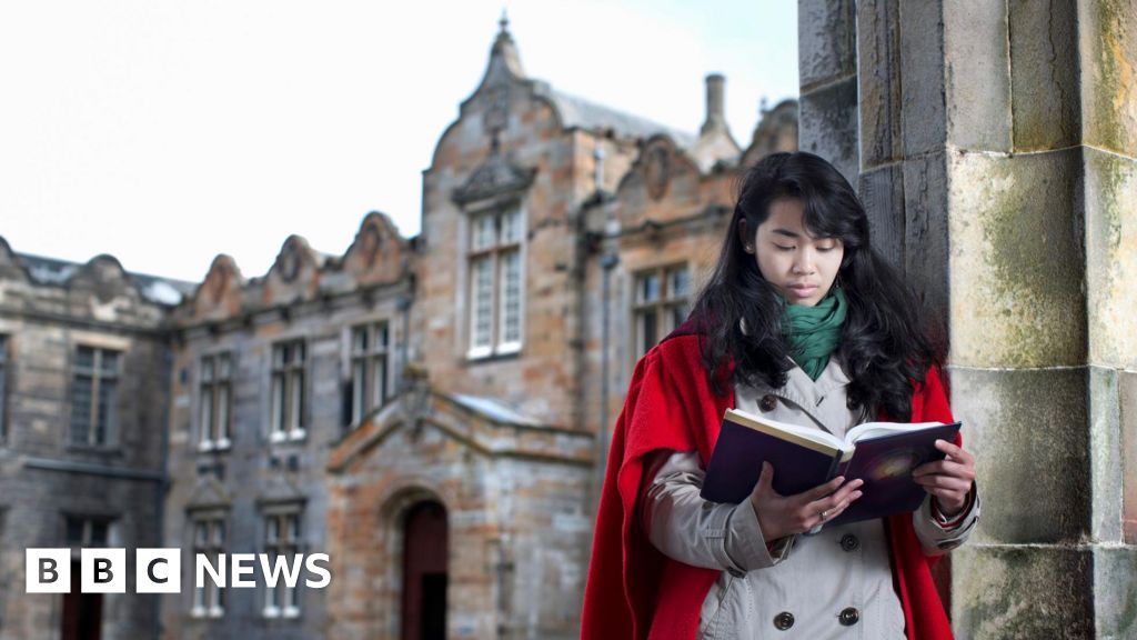 Record foreign student numbers at Scottish universities