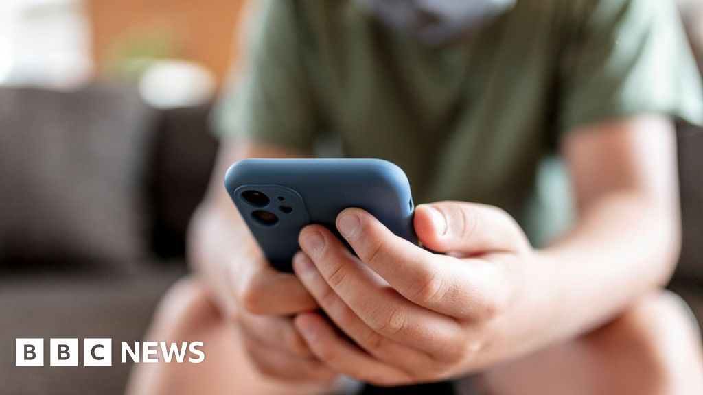 ЕС каза на TikTok да промени „пристрастяващия дизайн“ или да бъде изправен пред огромни глоби