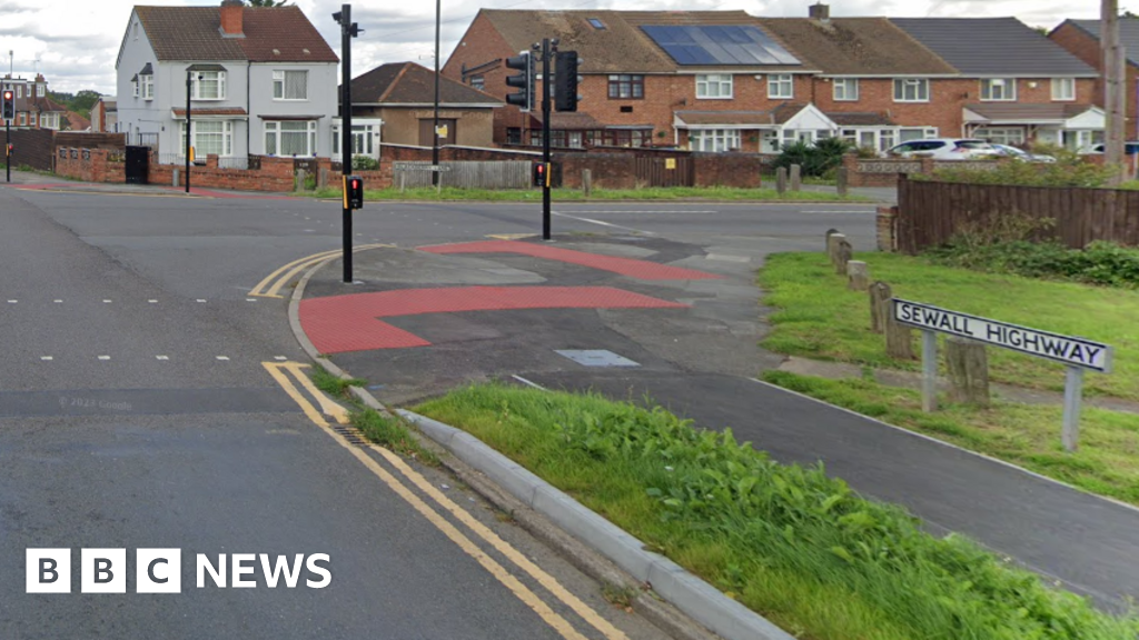 Coventry crash girl airlifted to hospital after being hit by car