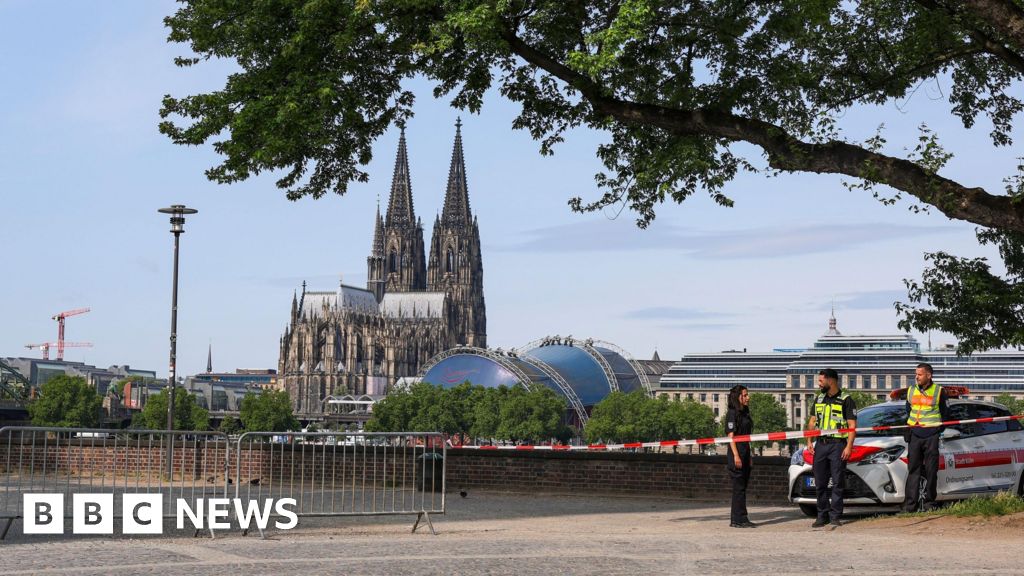 Cologne evacuates thousands so WW2 bombs can be diffused