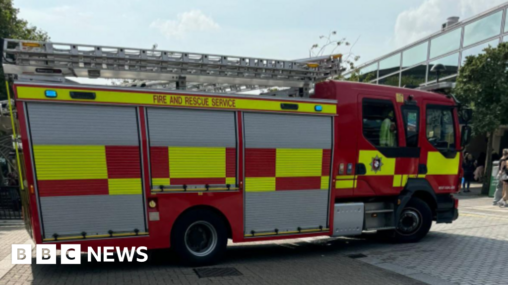 Milton Keynes shopping centre evacuated after fire