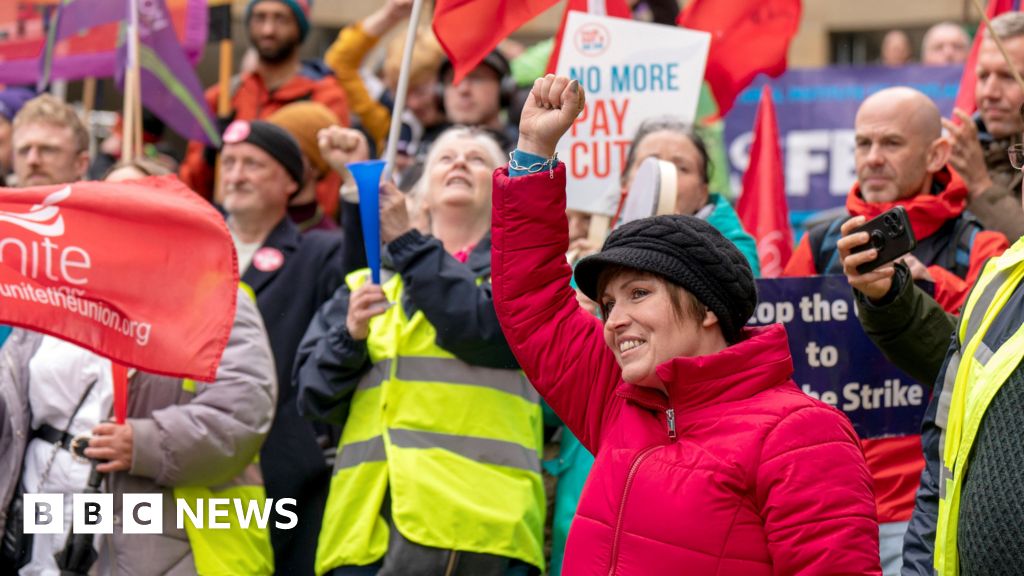 Colleges on strike as national pay dispute continues – BBC News