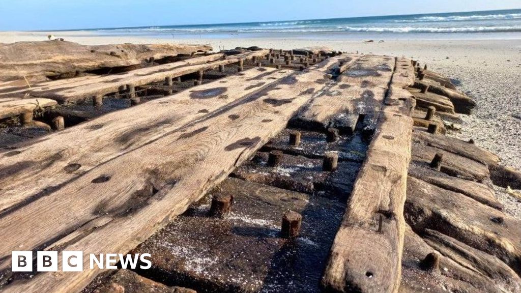 'Incredible' old shipwreck found washed up on Orkney beach