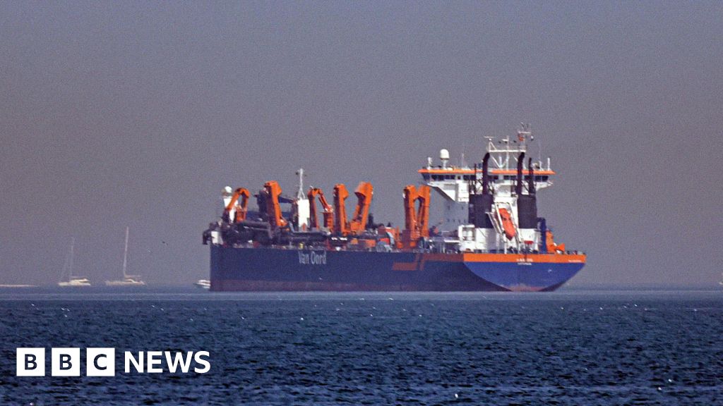 Oil prices jump and shares fall as conflict escalates