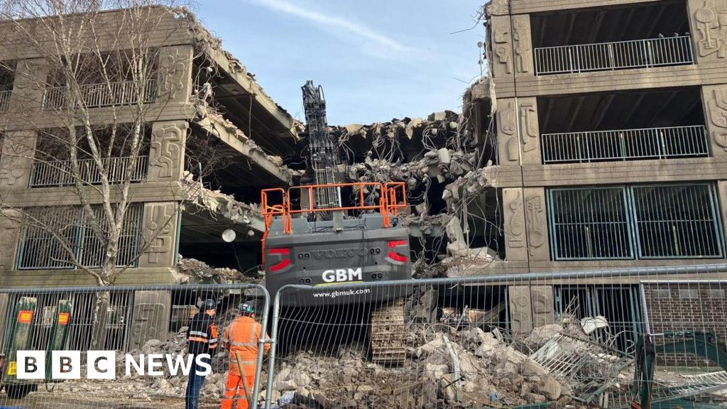 Grimsby's Abbey Walk car park art may be saved, council says