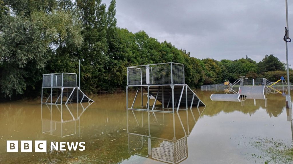 Records hit as Woburn becomes wettest place in UK