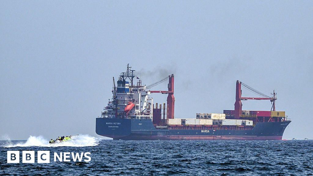 ترتفع أسعار الغاز والنفط وتنخفض الأسهم خوفاً من تصاعد الصراع ترتفع أسعار الغاز والنفط وتنخفض الأسهم خوفاً من تصاعد الصراع