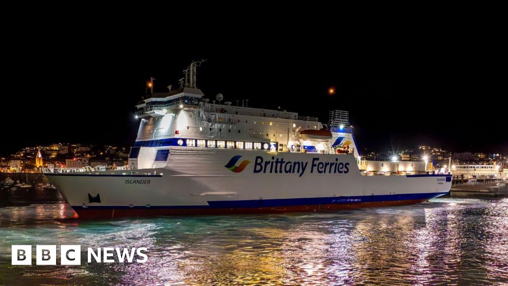 Extra sailing put on between Jersey and Guernsey for car rally