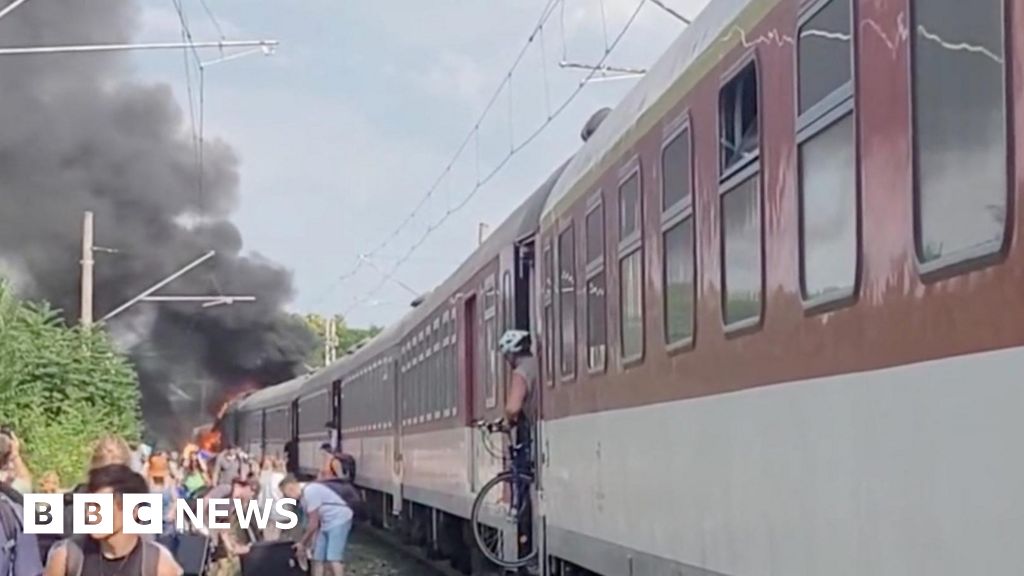حادث قطار وحافلة في سلوفاكيا: مقتل 6 في حادث تصادم نوفي سامكي