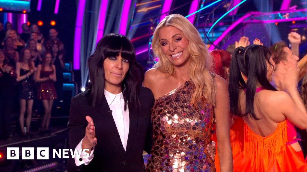 Strictly Come Dancing: Presenters Tess and Claudia say goodbye to show