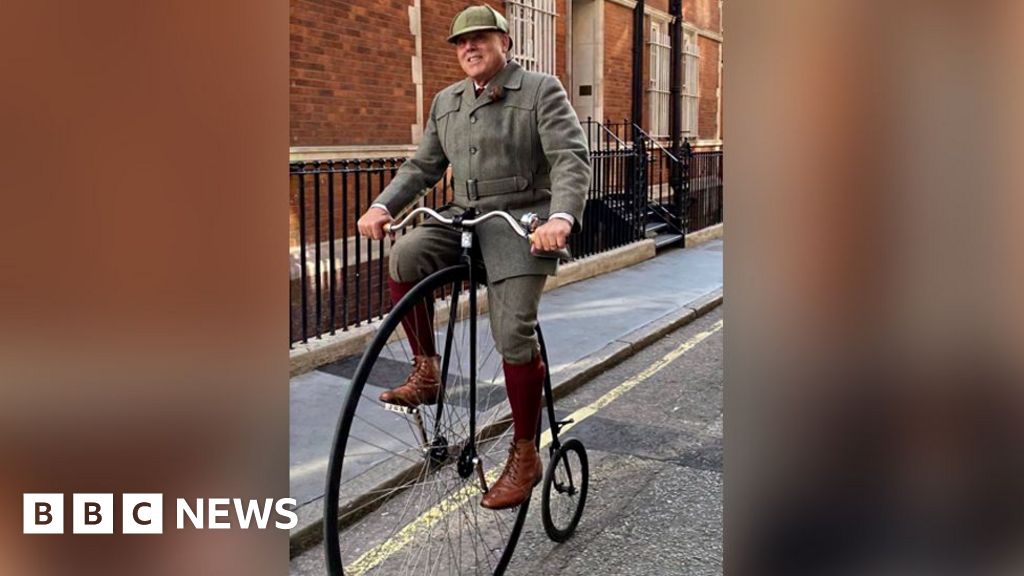 King's Lynn penny farthing rider helps break records