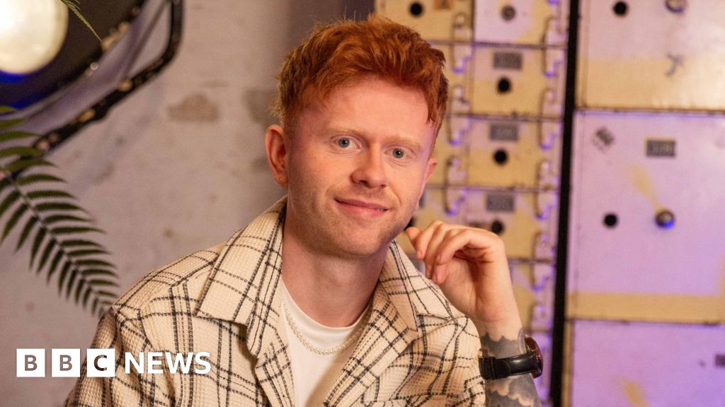 Starring on UK's first British Sign Language dating show is 'refreshing'