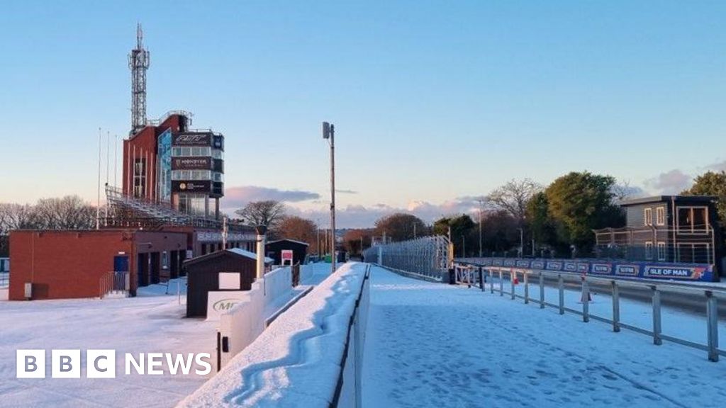 Isle of Man school closures and travel disruption due to ice