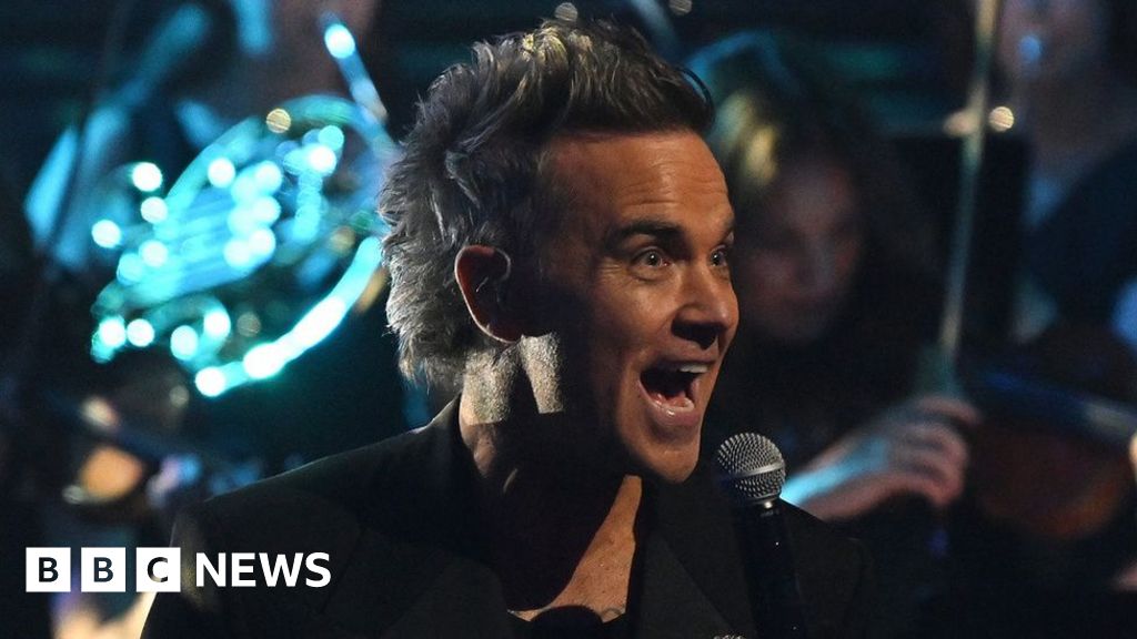 Michelle McManus Joins Robbie Williams for Tour Duet in Edinburgh