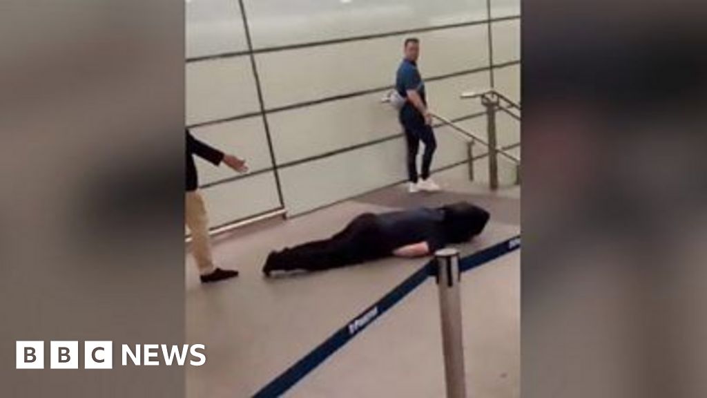 Man injured in Tommy Robinson station probe leaves hospital