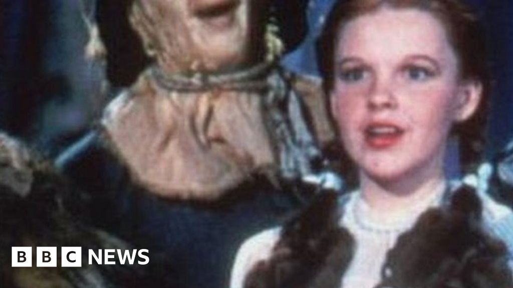 Wizard Of Oz Dorothy Dress Worn By Judy Garland Sells For 1 5m Bbc