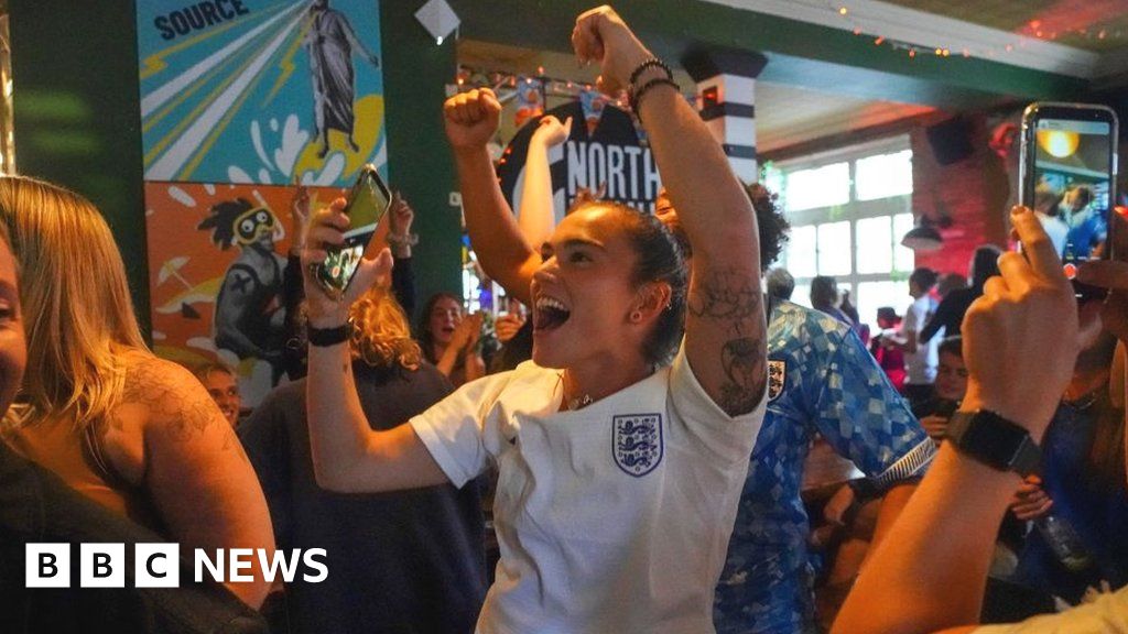 World Cup final: Pubs call for relaxed alcohol laws on Sunday