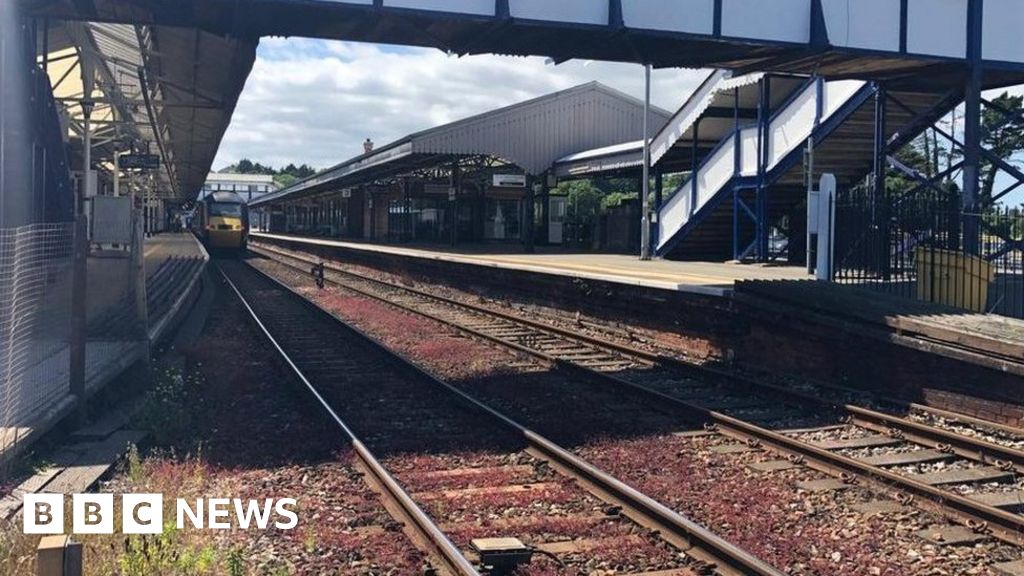 Rail Disruption Ongoing Across South West Bbc News