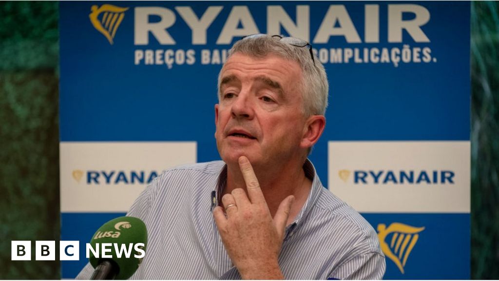 Coronavirus: Leaving middle seat empty is idiotic, says Ryanair