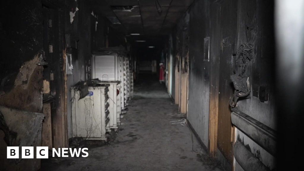 Staff at fire-damaged hospital 'ran towards danger'