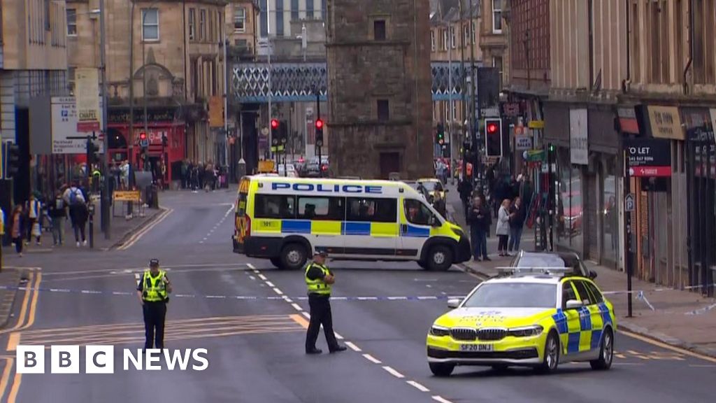 Teenager reported after alleged hit-and-run in Glasgow - BBC News