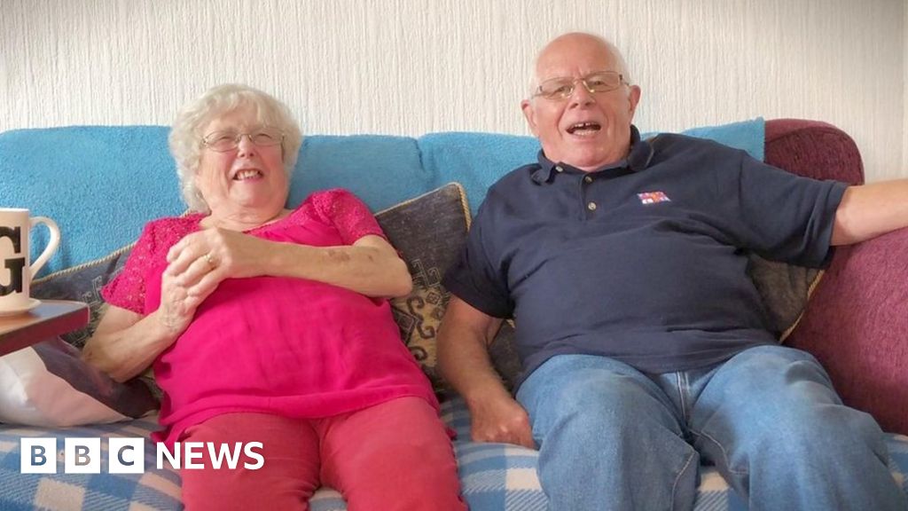 'Oldest' couple tie the knot at 80