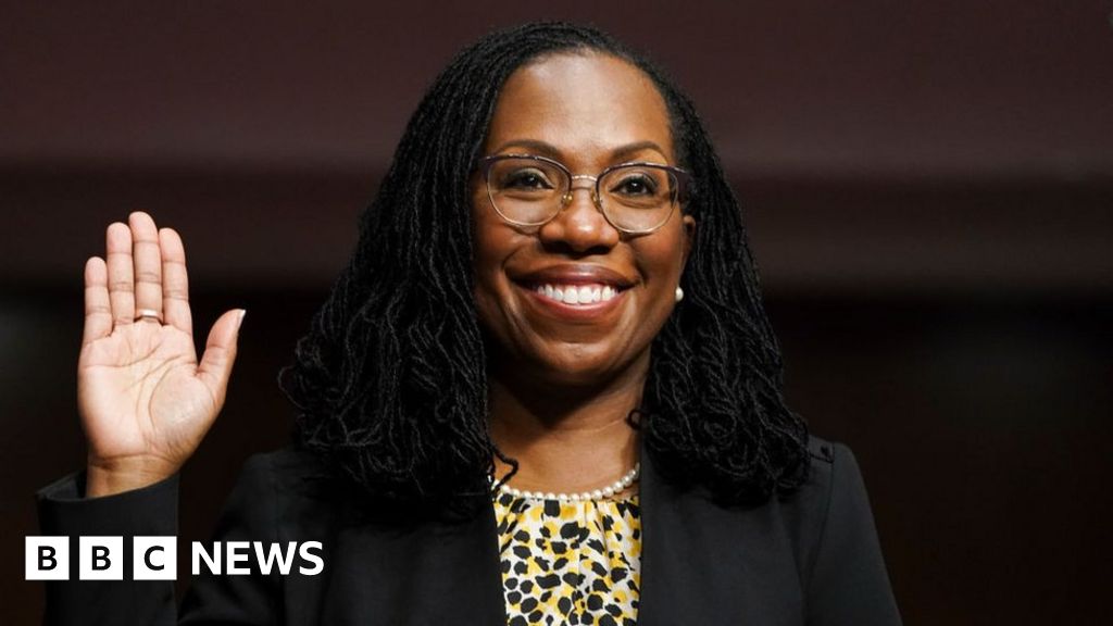 Supreme Court: Biden to nominate first black female judge to top court