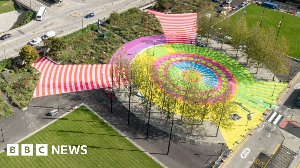 Nigerian-style artwork unveiled at Milton Keynes station