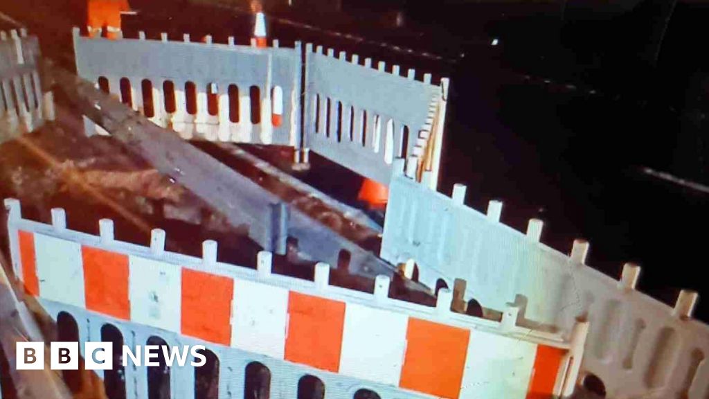 Sinkhole partially closes lanes on A11 near Babraham 