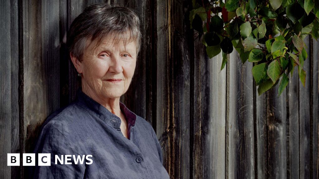 'Addictive' diaries win prestigious non-fiction prize