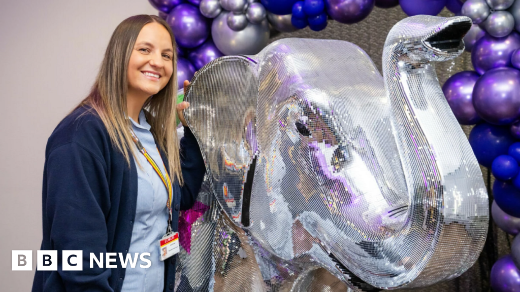 LOROS elephant sculptures sell for £286,000 at auction