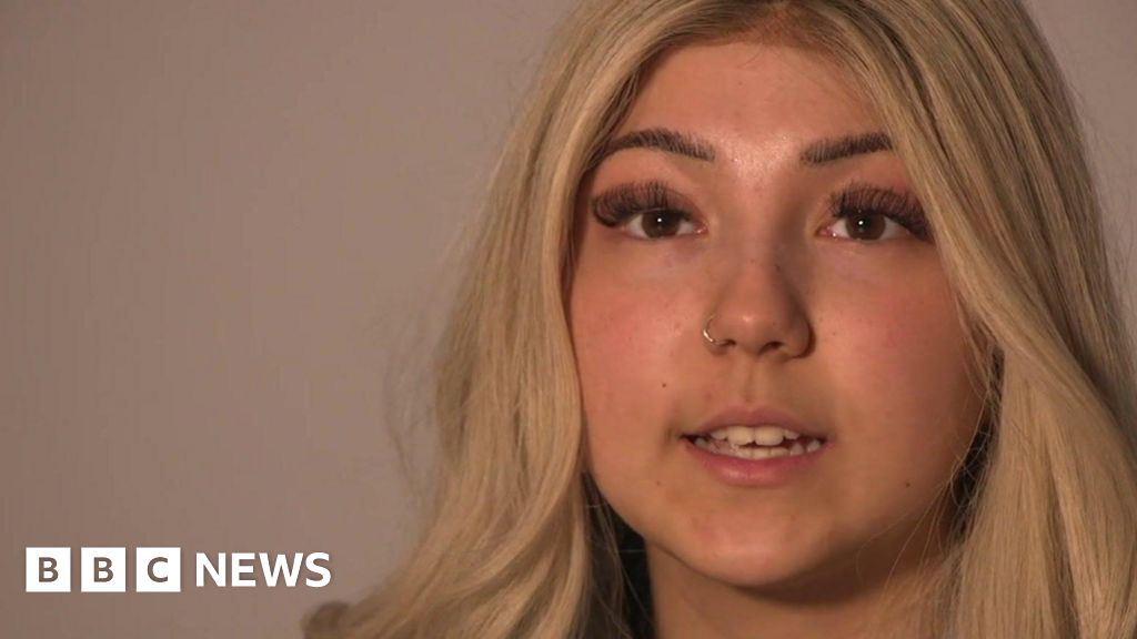 Hodgkin lymphoma: ‘I was told blood cancer was growing pains’ – BBC News