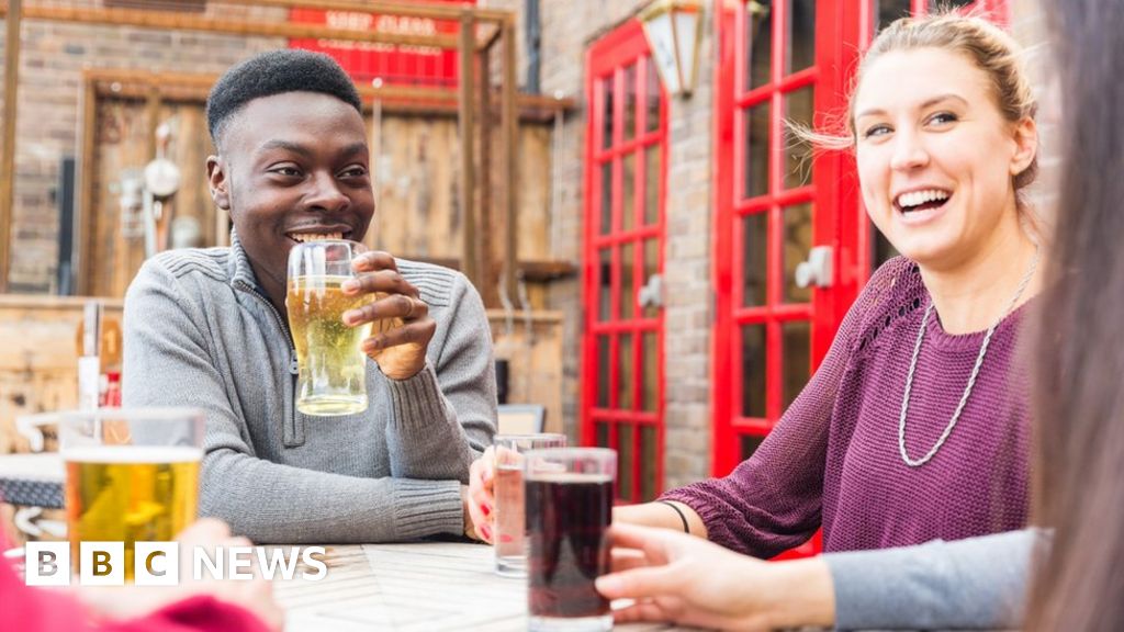 Warm weather in June boosts UK economy